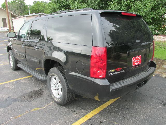 2007 GMC Yukon XL 2006 Mercury