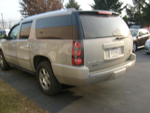 2007 GMC Yukon XL EX Sedan 4D