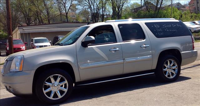 2007 GMC Yukon XL SXT Van