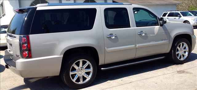 2007 GMC Yukon XL SXT Van