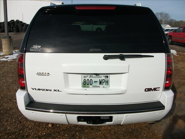 2007 GMC Yukon XL EX Sedan 4D