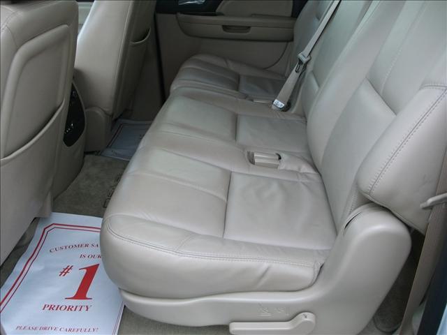 2007 GMC Yukon XL EX Sedan 4D