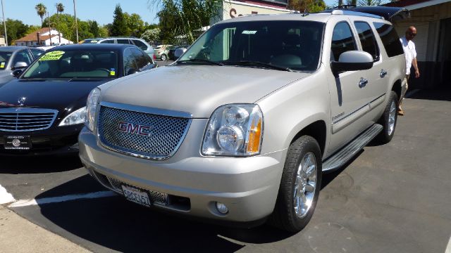 2007 GMC Yukon XL SXT Van