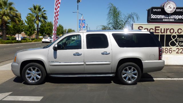 2007 GMC Yukon XL SXT Van