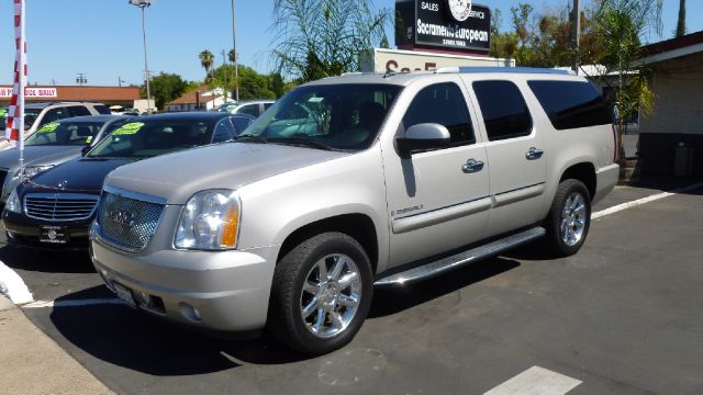 2007 GMC Yukon XL SXT Van