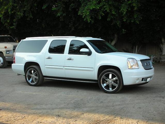 2007 GMC Yukon XL SXT Van