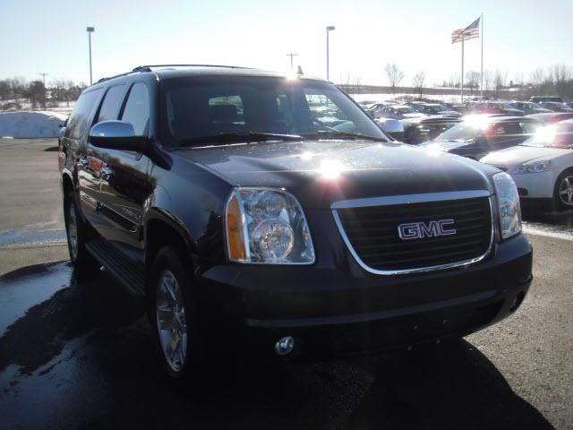 2007 GMC Yukon XL 3500 SLT Crew LB Dually DSL