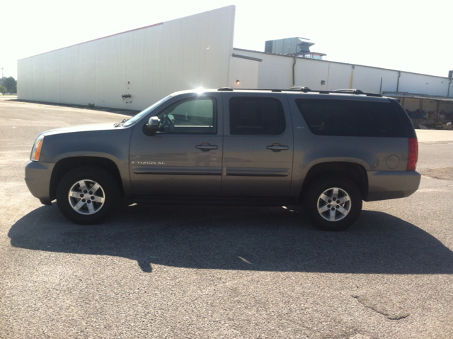 2007 GMC Yukon XL 2006 Mercury