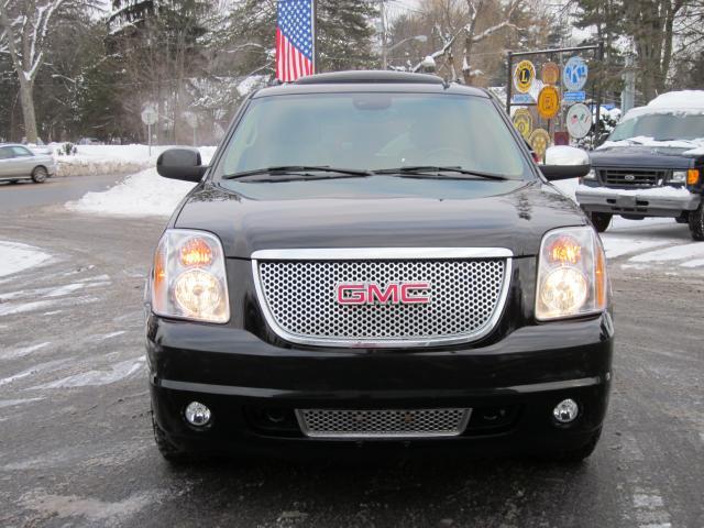 2007 GMC Yukon XL EX Sedan 4D