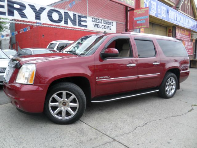 2007 GMC Yukon XL SXT Van