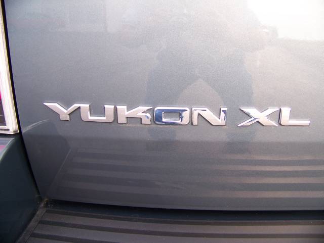 2007 GMC Yukon XL EX Sedan 4D