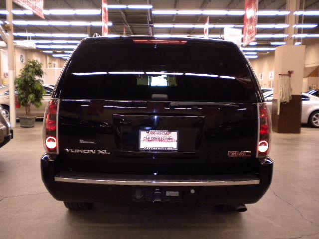 2007 GMC Yukon XL EX Sedan 4D