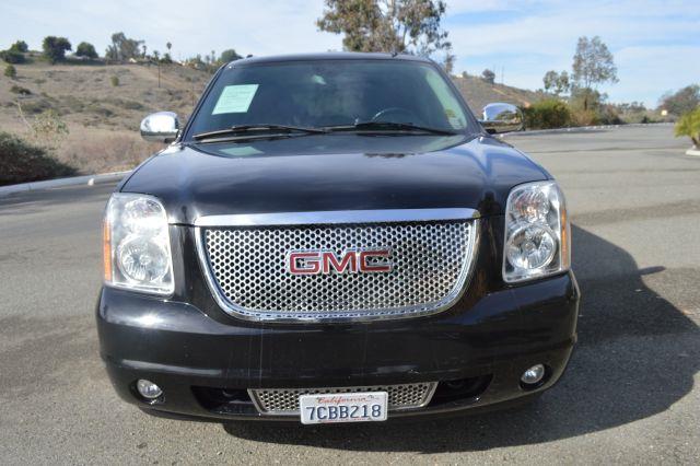 2007 GMC Yukon XL SXT Van