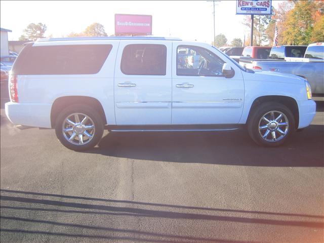 2007 GMC Yukon XL EX Sedan 4D