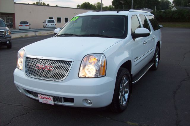 2007 GMC Yukon XL SXT Van