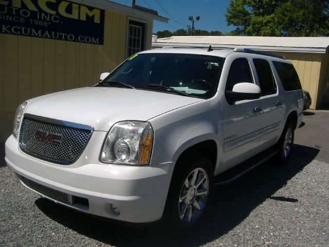 2007 GMC Yukon XL SXT Van