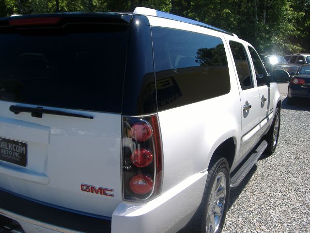 2007 GMC Yukon XL SXT Van