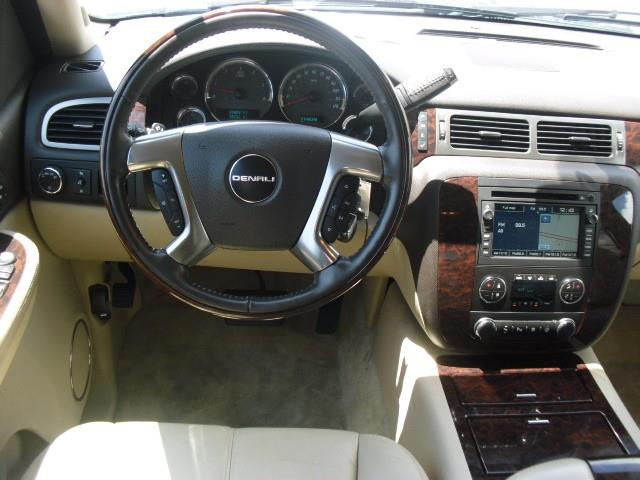 2007 GMC Yukon XL EX Sedan 4D