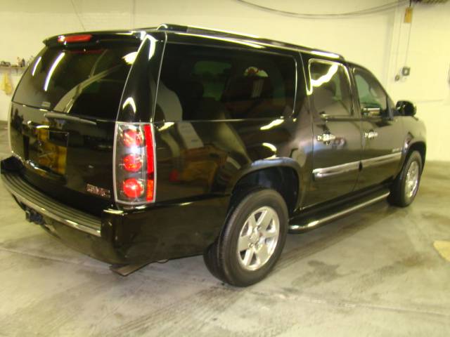 2007 GMC Yukon XL EX Sedan 4D