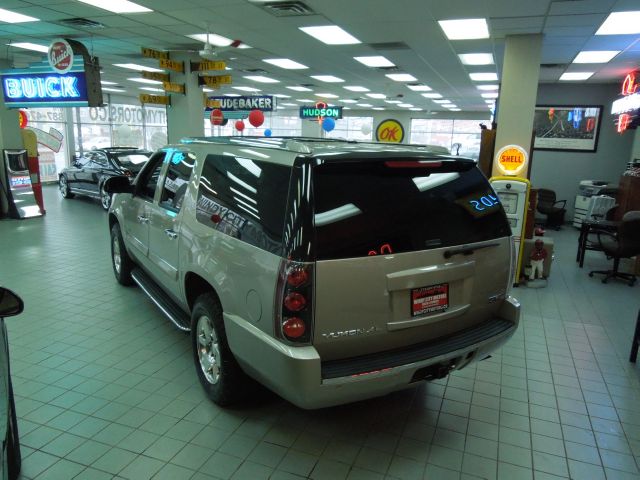 2007 GMC Yukon XL SXT Van