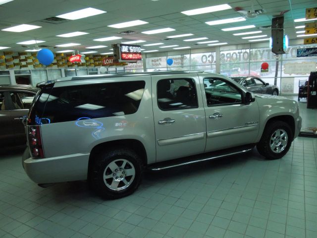 2007 GMC Yukon XL SXT Van