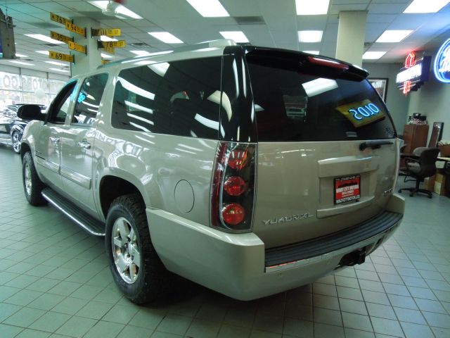 2007 GMC Yukon XL SXT Van