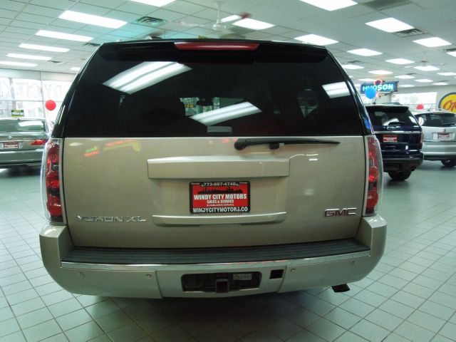 2007 GMC Yukon XL SXT Van