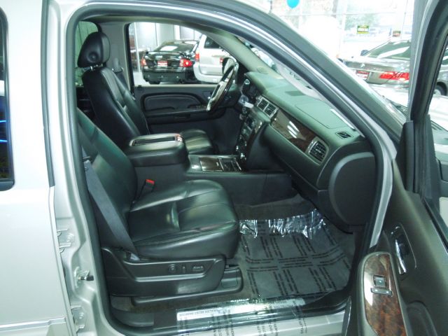 2007 GMC Yukon XL SXT Van