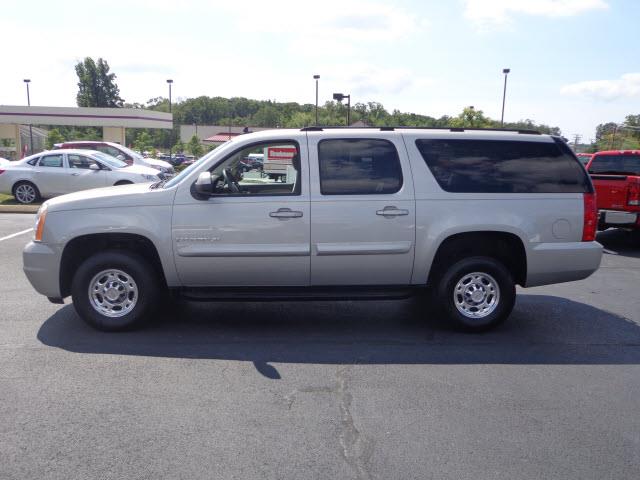 2007 GMC Yukon XL ES 300 Sedan 4D