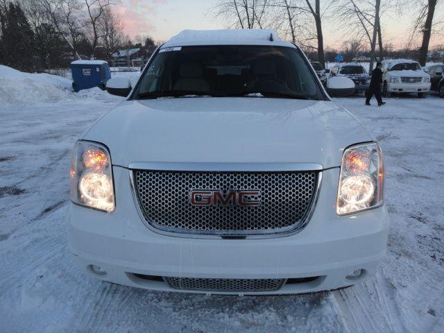 2007 GMC Yukon XL SXT Van