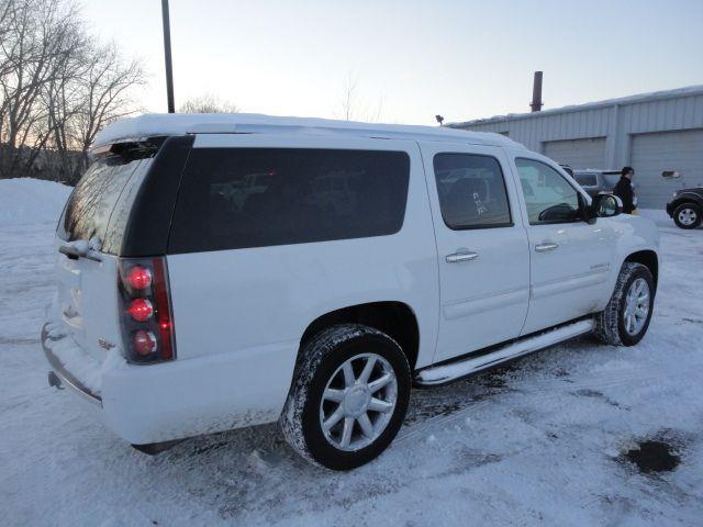 2007 GMC Yukon XL SXT Van