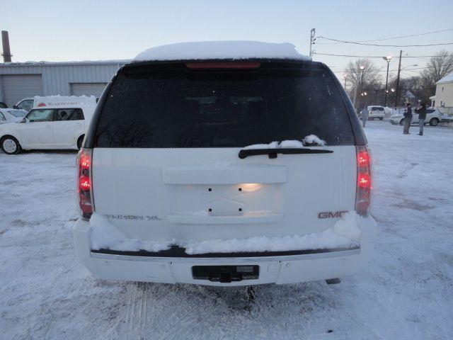 2007 GMC Yukon XL SXT Van