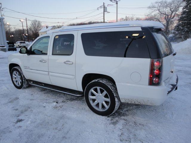 2007 GMC Yukon XL SXT Van