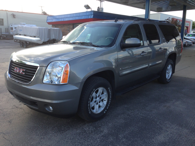 2007 GMC Yukon XL 2006 Mercury