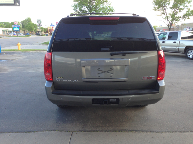 2007 GMC Yukon XL 2006 Mercury