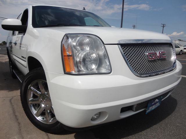 2008 GMC Yukon XL SXT Van