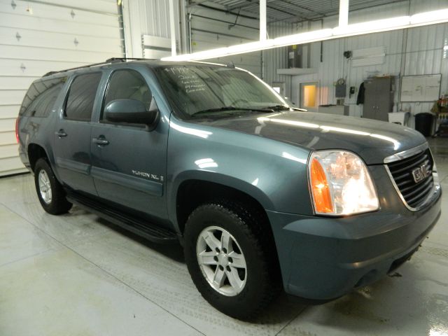 2008 GMC Yukon XL 2006 Mercury