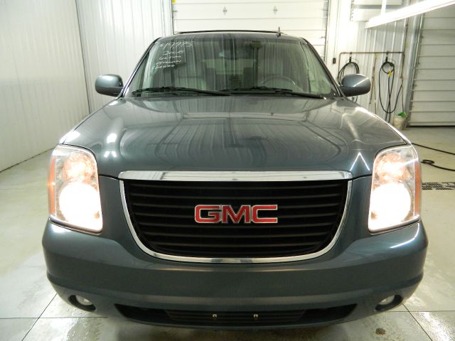 2008 GMC Yukon XL 2006 Mercury