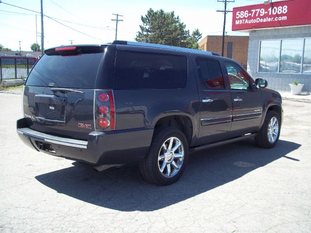 2008 GMC Yukon XL SXT Van