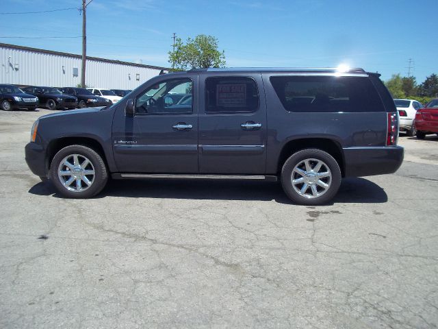 2008 GMC Yukon XL SXT Van