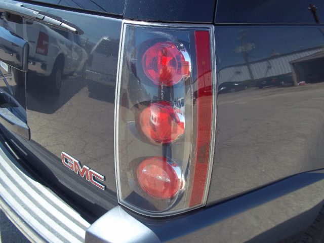 2008 GMC Yukon XL SXT Van