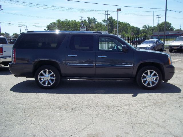 2008 GMC Yukon XL SXT Van