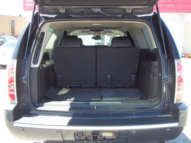 2008 GMC Yukon XL SXT Van