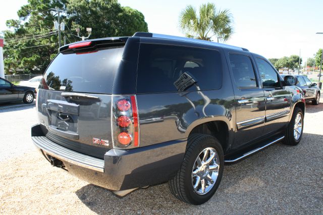 2008 GMC Yukon XL SXT Van