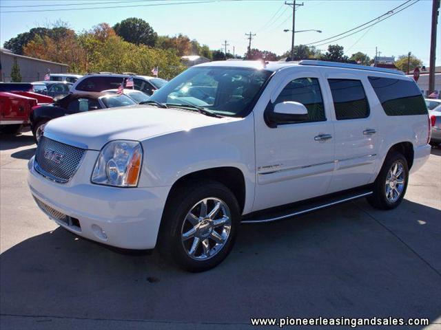 2008 GMC Yukon XL SXT Van