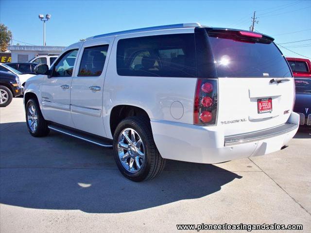 2008 GMC Yukon XL SXT Van