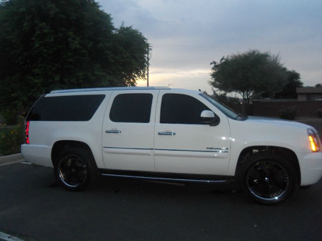 2008 GMC Yukon XL SXT Van