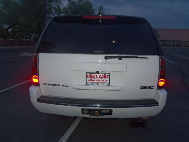 2008 GMC Yukon XL SXT Van