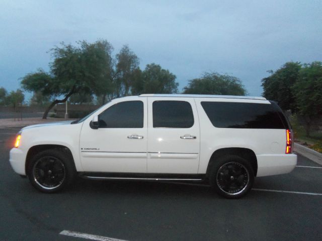 2008 GMC Yukon XL SXT Van