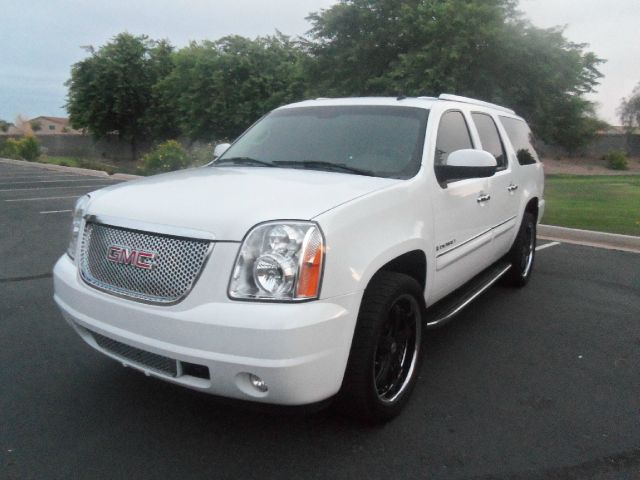 2008 GMC Yukon XL SXT Van